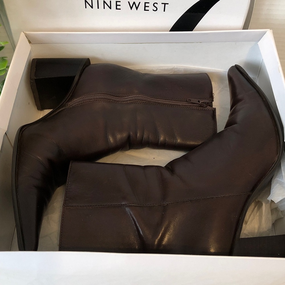 *WINTER SALE* Nine West Brown Pointed Toe Ankle Boot with Block Heel, Size 7. - Picture 6 of 10